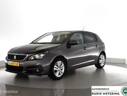 Grijs, metallic lak Gebruikt 2019 Peugeot 308 Hatchback | € 13.950 (Eerlijke prijs)