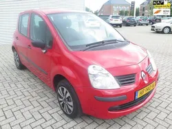 Rood Gebruikt 2006 Renault Modus MPV | € 1.300 (Eerlijke prijs)