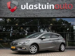 Grijs, metallic lak Gebruikt 2019 Opel Astra Edition Hatchback | € 8.950 (Goede deal)