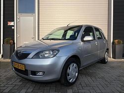 Grijs (metallic) Gebruikt 2005 Mazda 2 Touring MPV | € 3.450 (Duur)
