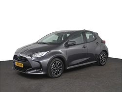 Grijs Gebruikt 2022 Toyota Yaris Hybrid Hatchback | € 21.950 (Eerlijke prijs)