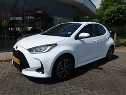 Wit Gebruikt 2024 Toyota Yaris Hybrid Hatchback | € 23.500 (Eerlijke prijs)
