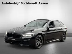 Zwart Gebruikt 2022 BMW 530 Executive Stationwagen | € 44.890 (Eerlijke prijs)