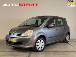 Grijs Gebruikt 2009 Renault Grand Modus Expression MPV | € 2.450 (Goede deal)