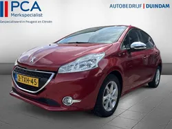 Rood Gebruikt 2014 Peugeot 208 Style Hatchback | € 7.750 (Eerlijke prijs)