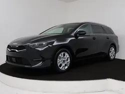 Zwart metallic Nieuw 2025 Kia Ceed Sportswagon Stationwagen | € 30.990 (Eerlijke prijs)