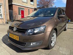 Bruin Gebruikt 2014 VW Polo Highline Hatchback | € 7.500 (Eerlijke prijs)