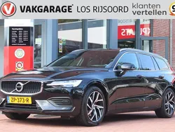 Zwart Gebruikt 2019 Volvo V60 Momentum Stationwagen | € 27.785 (Eerlijke prijs)