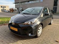 Zwart Gebruikt 2018 Toyota Yaris Comfort Hatchback | € 12.890 (Eerlijke prijs)