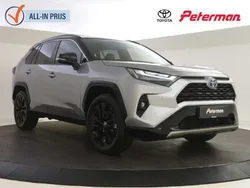 Zilver, metallic lak Gebruikt 2023 Toyota RAV4 Hybrid SUV | € 45.899 (Eerlijke prijs)
