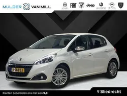 Wit Gebruikt 2019 Peugeot 208 Allure Hatchback | € 14.890 (Eerlijke prijs)