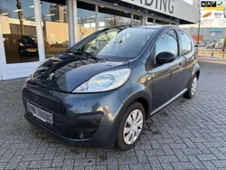 Grijs Gebruikt 2013 Peugeot 107 Access Hatchback | € 2.450 (Eerlijke prijs)
