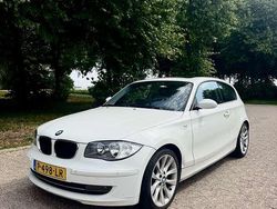 Wit Gebruikt 2009 BMW 120 Hatchback | € 7.450 (Duur)