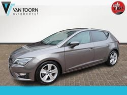 Grijs Gebruikt 2016 Seat Leon CONNECT Hatchback | € 13.998 (Eerlijke prijs)