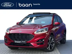 Rood, metallic lak Gebruikt 2020 Ford Kuga ST-Line X SUV | € 25.900 (Iets duurder)