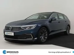 Blauw, metallic lak Gebruikt 2022 VW Passat Business Stationwagen | € 29.400 (Eerlijke prijs)