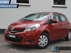 Rood Gebruikt 2014 Toyota Yaris Hatchback | € 8.995 (Goede deal)