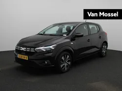 Zwart Gebruikt 2024 Dacia Sandero Expression Hatchback | € 19.935 (Eerlijke prijs)