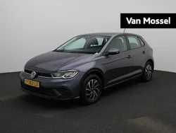 Grijs Gebruikt 2022 VW Polo Life Hatchback | € 21.900 (Eerlijke prijs)