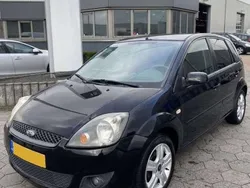 Zwart Gebruikt 2008 Ford Fiesta Ghia Hatchback | € 2.750 (Iets duurder)