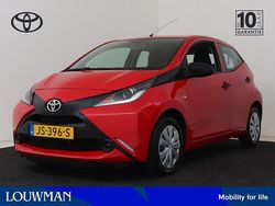 Rood Gebruikt 2016 Toyota Aygo Hatchback | € 7.945 (Eerlijke prijs)
