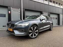 Blauw Gebruikt 2021 Volvo V60 CC Stationwagen | € 34.950 (Eerlijke prijs)