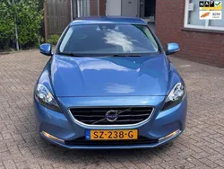 Blauw Gebruikt 2015 Volvo V40 R-Design Stationwagen | € 8.999 (Eerlijke prijs)