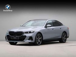 Grijs Nieuw 2025 BMW 530e M Sport Sedan | € 85.212 (Goede deal)