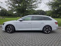 Wit Gebruikt 2017 Skoda Superb Business Line Stationwagen | € 16.000 (Eerlijke prijs)