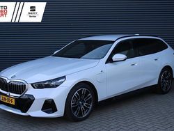 Wit Gebruikt 2024 BMW 530e M Sport Stationwagen | € 59.895