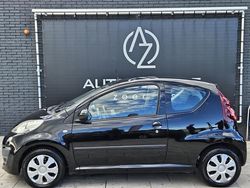 Zwart Gebruikt 2012 Peugeot 107 Active Hatchback | € 2.950 (Eerlijke prijs)
