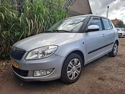 Grijs, metallic lak Gebruikt 2013 Skoda Fabia Ambition Hatchback | € 1.999 (Goede deal)