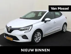 Wit Gebruikt 2020 Renault Clio V Zen Hatchback | € 12.935 (Eerlijke prijs)