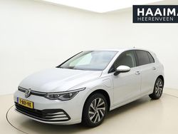Grijs Gebruikt 2021 VW Golf VIII Style Hatchback | € 24.750 (Eerlijke prijs)