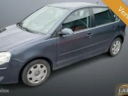 Blauw Gebruikt 2005 VW Polo Hatchback | € 2.250 (Eerlijke prijs)