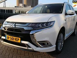 Wit, metallic lak Gebruikt 2020 Mitsubishi Outlander P-HEV Edition SUV | € 22.950 (Goede deal)