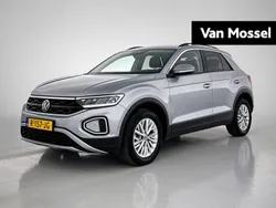 Grijs Gebruikt 2022 VW T-Roc Life SUV | € 24.900 (Goede deal)