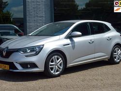 Grijs Gebruikt 2016 Renault Mégane IV Zen Hatchback | € 9.200 (Eerlijke prijs)
