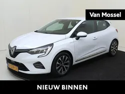Ijswit 369 Gebruikt 2021 Renault Clio V Zen Hatchback | € 12.740 (Eerlijke prijs)