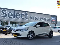 Wit Gebruikt 2015 Renault Clio IV Night&Day Hatchback | € 8.440 (Eerlijke prijs)