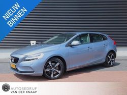 Blauw Gebruikt 2016 Volvo V40 Stationwagen | € 14.750 (Eerlijke prijs)