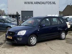 Blauw, metallic lak Gebruikt 2007 Kia Carens MPV | € 2.250 (Duur)