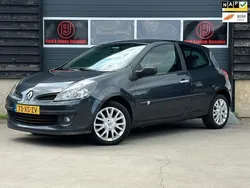 Grijs Gebruikt 2007 Renault Clio II Dynamique Hatchback | € 1.995 (Eerlijke prijs)