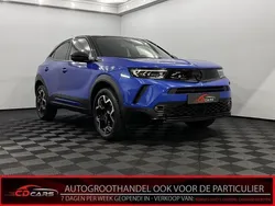 Blauw, metallic lak Gebruikt 2024 Opel Mokka Ultimate SUV | € 23.950 (Goede deal)