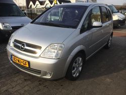 Grijs (metallic) Gebruikt 2003 Opel Meriva Cosmo MPV | € 1.495 (Eerlijke prijs)