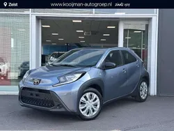 Celestite grey (licht blauw) Nieuw 2025 Toyota Aygo Play Hatchback | € 21.845 (Eerlijke prijs)