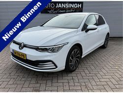 Wit Gebruikt 2021 VW Golf VIII Style Hatchback | € 19.990 (Eerlijke prijs)