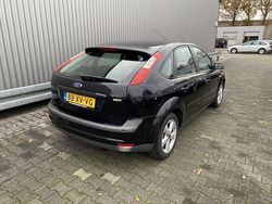 Zwart Gebruikt 2007 Ford Focus Ambiente Hatchback | € 1.950