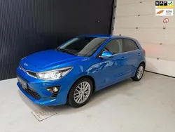 Blauw Gebruikt 2022 Kia Rio Hatchback | € 19.950 (Goede deal)