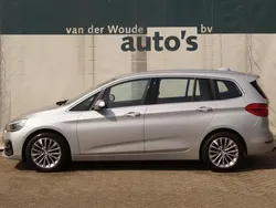 Grijs Gebruikt 2020 BMW 218 Executive Stationwagen | € 16.900 (Eerlijke prijs)